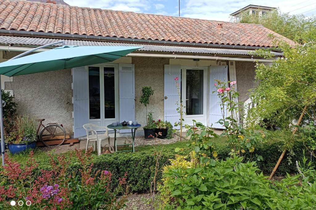 Un paradis de verdure en plein centre ville Périgueux Extérieur photo
